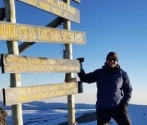 Big Summits and Burning Knees – Patient Success Story